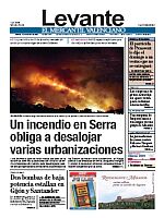 Un incendio en Serra obliga a desalojar varias urbanizaciones