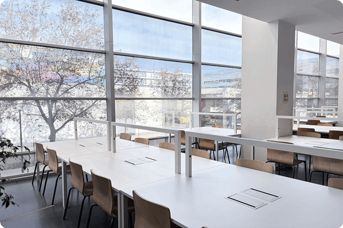 visión diurna de la Sala de Estudio