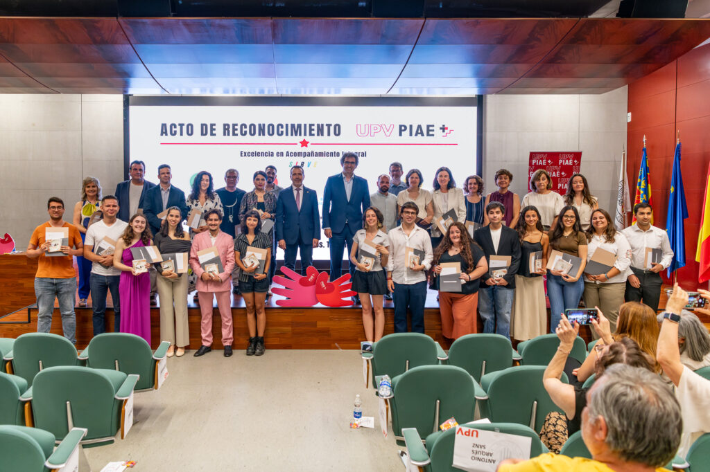 Estudiantes y profesorado tutor excelente reconocidos en el Acto de Reconocimiento PIAE+