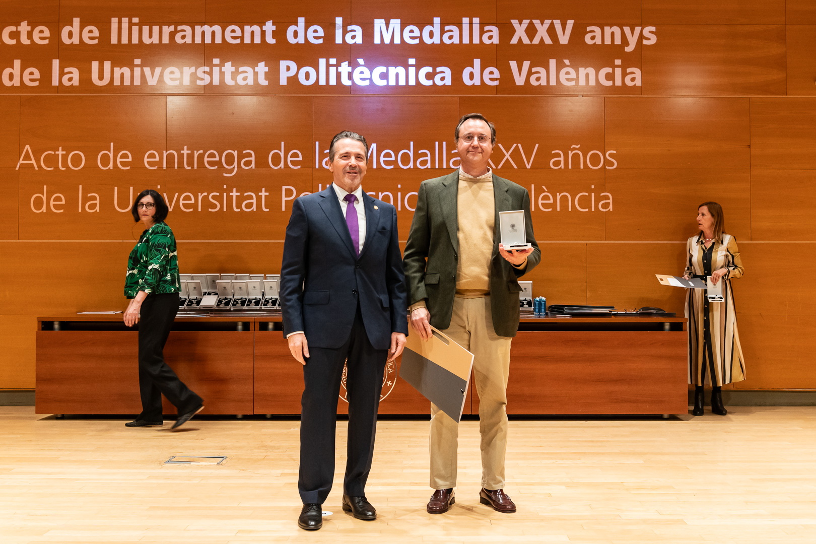 Entrega de la Medalla XXV años de la UPV y reconocimiento personal jubilado